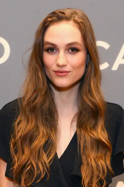 How tall is Madison Lintz?
